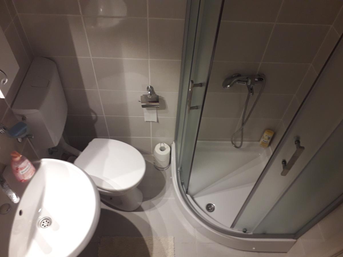 Studio Apartman Ld U Strogom Centru Novi Sad Luaran gambar