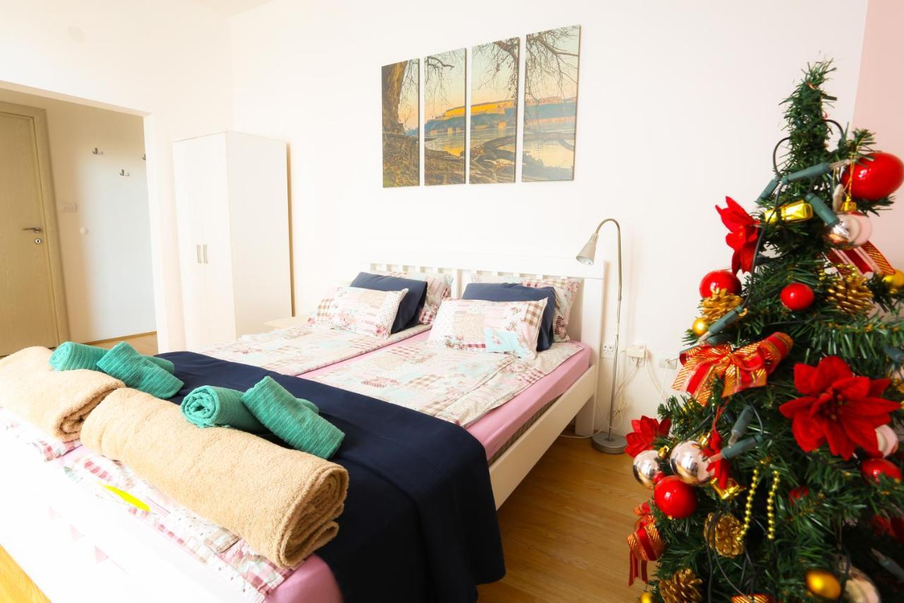 Studio Apartman Ld U Strogom Centru Novi Sad Luaran gambar